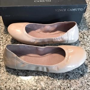 Vince Camuto bisque Patent Ballerina Flats Shoe 7